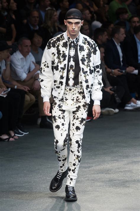 givenchy grt milan 2015 free t-shirt|Givenchy Men 2015 Spring/Summer Collection .